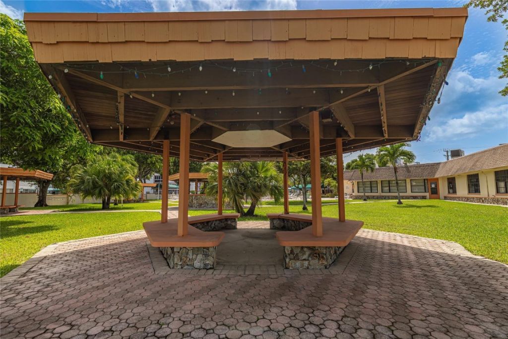 4151 NW 41st Street, Unit 409, Lauderdale Lakes, FL 33319 Photo