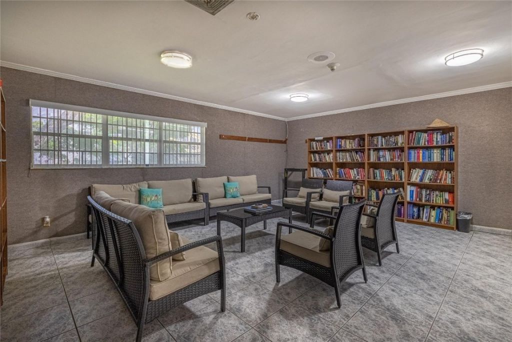 4151 NW 41st Street, Unit 409, Lauderdale Lakes, FL 33319 Photo