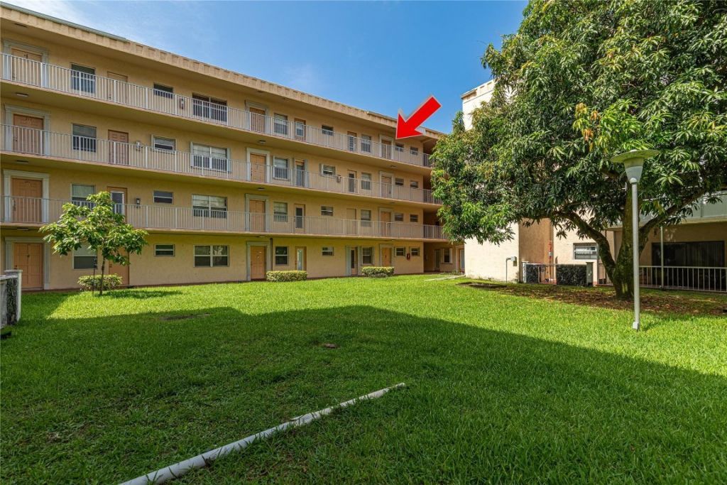4151 NW 41st Street, Unit 409, Lauderdale Lakes, FL 33319 Photo