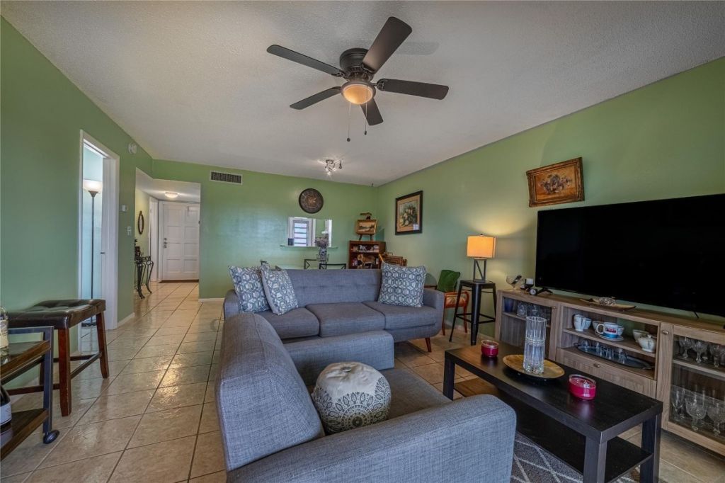 4151 NW 41st Street, Unit 409, Lauderdale Lakes, FL 33319 Photo