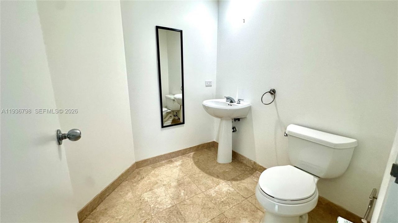 801 Brickell Key Blvd, Unit 2707, Miami, FL 33131 Photo