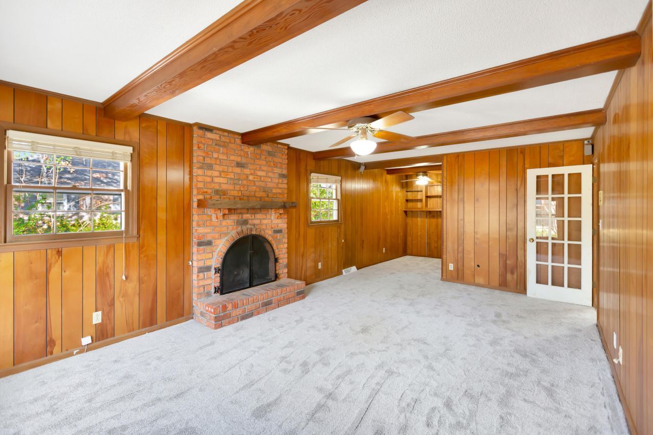 321 Shaftesbury Lane Photo 17