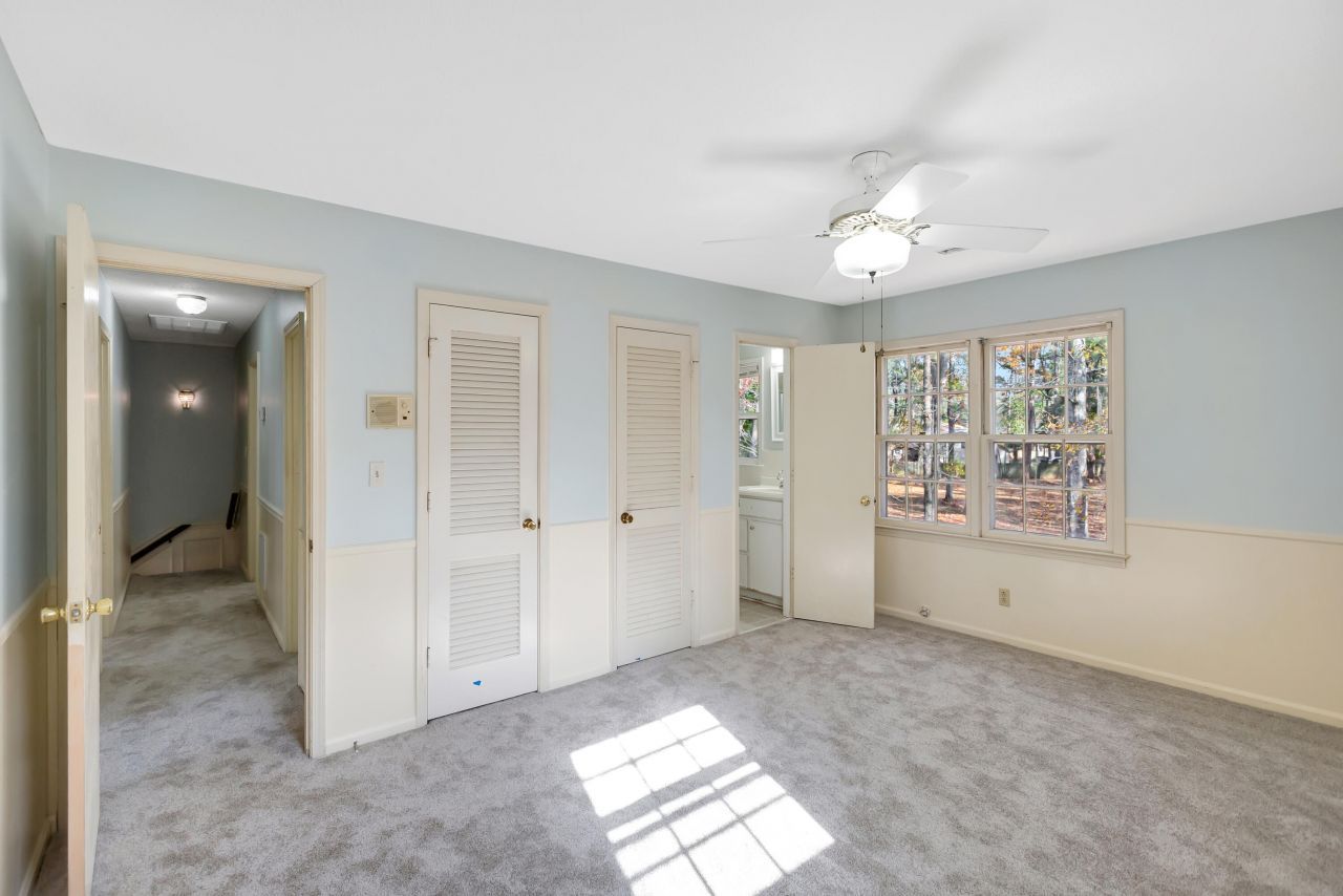 321 Shaftesbury Lane Photo 21