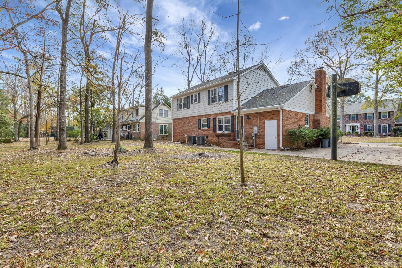 321 Shaftesbury Lane Photo 30