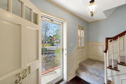 321 Shaftesbury Lane photo 4