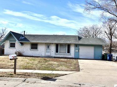 2802 Wayne Street, Bellevue, NE 68005