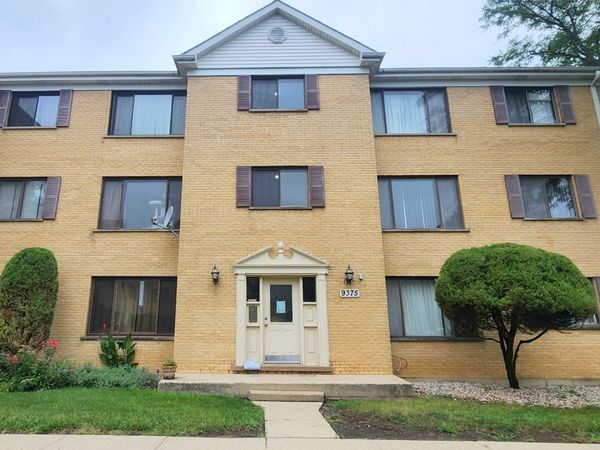 9375 Hamilton Court, Unit E, Des Plaines, IL 60016