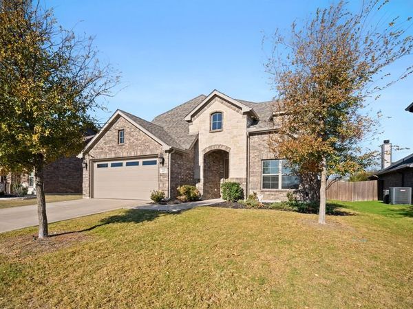 225 Lariat Trail, Waxahachie, TX 75165