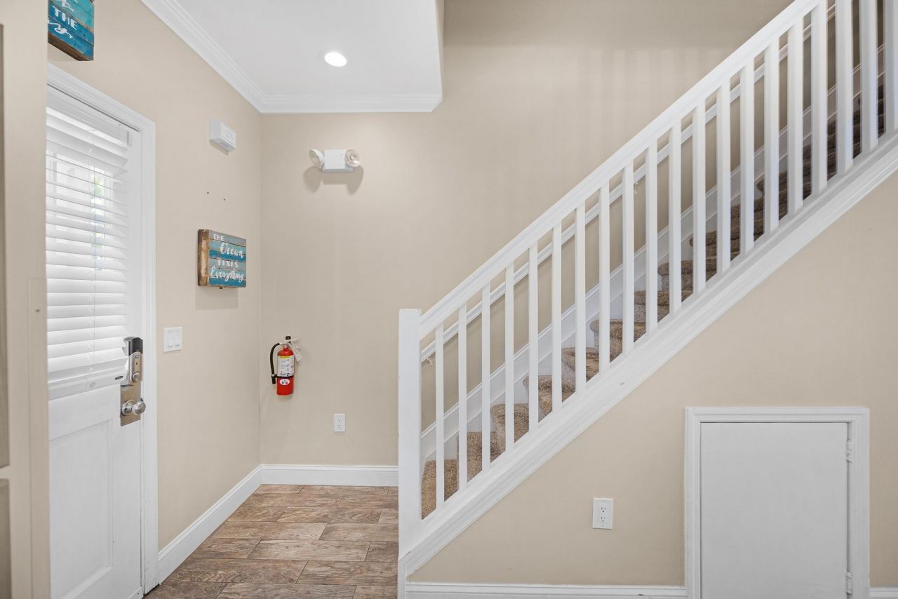 7075 Hawks Cay Boulevard, Duck, FL 33050 Photo