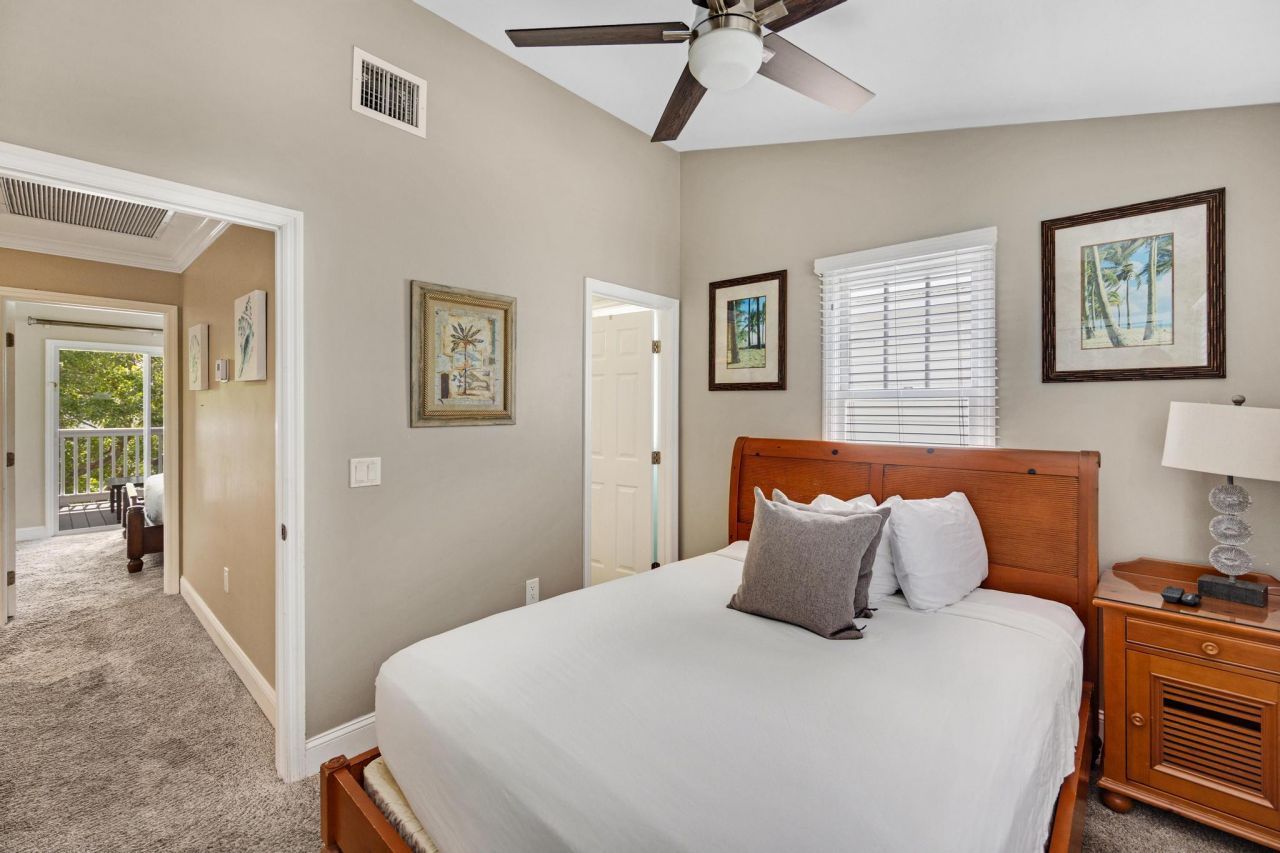 7075 Hawks Cay Boulevard, Duck, FL 33050 Photo