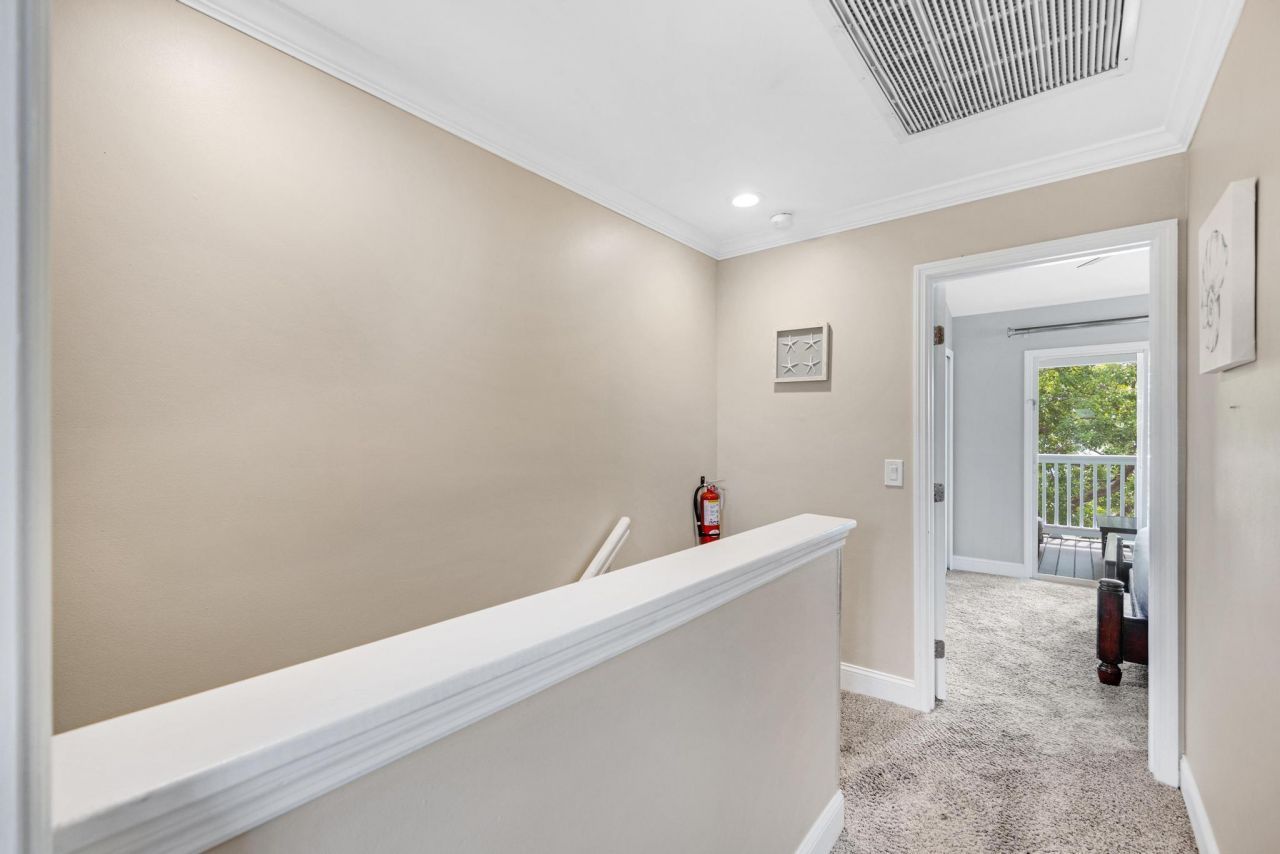 7075 Hawks Cay Boulevard, Duck, FL 33050 Photo