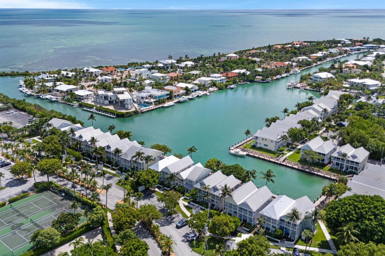 7075 Hawks Cay Boulevard, Duck, FL 33050 Photo