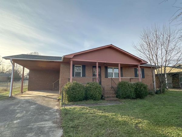 1111 James Ave, Courtland, AL