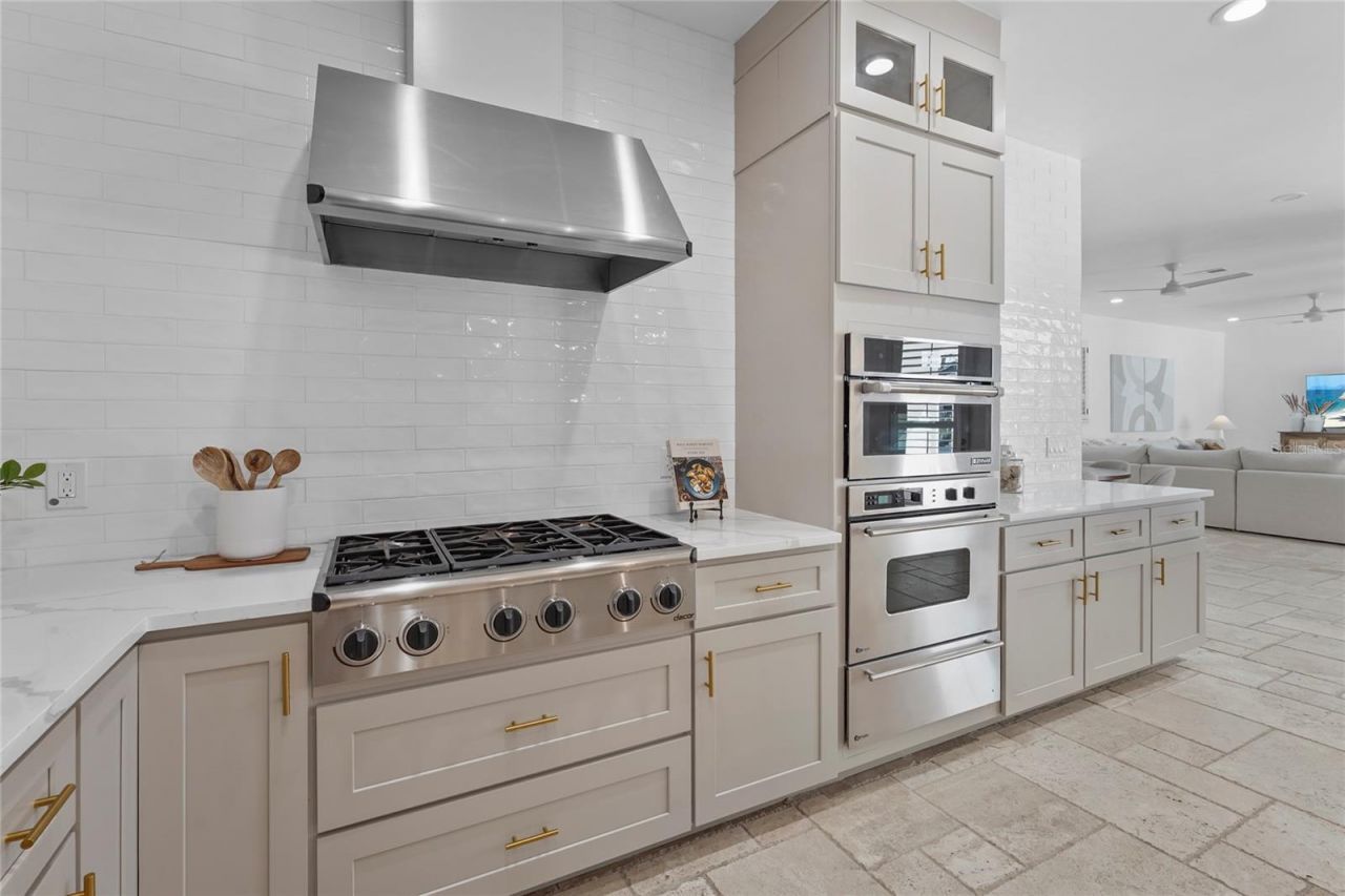 1826 Boyce Street, Sarasota, FL 34239 Photo