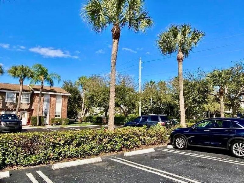 413 N Cypress Drive, Unit 4, Tequesta, FL 33469 Photo