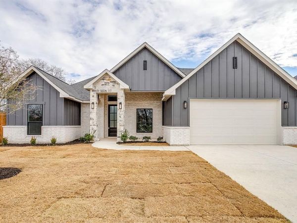 3322 N Grove Street, Fort Worth, TX 76106