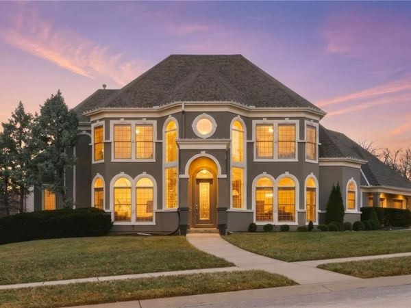 1581 Sugar Maple Lane, Liberty, MO 64068