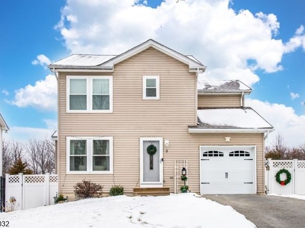 9 Michael Ct, Hamburg, NJ 07419