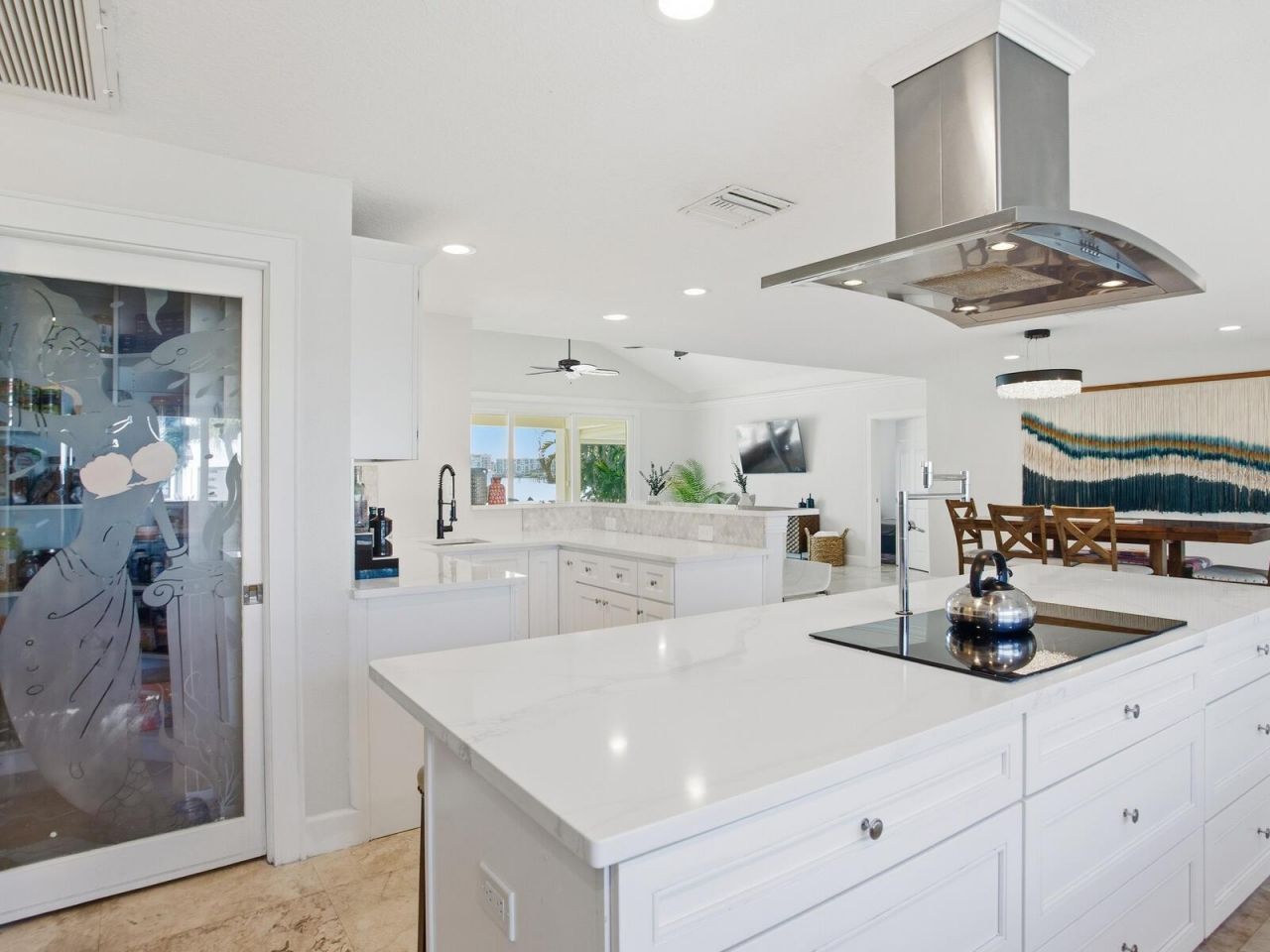 1028 79th Street S, Saint Petersburg, FL 33707 Photo