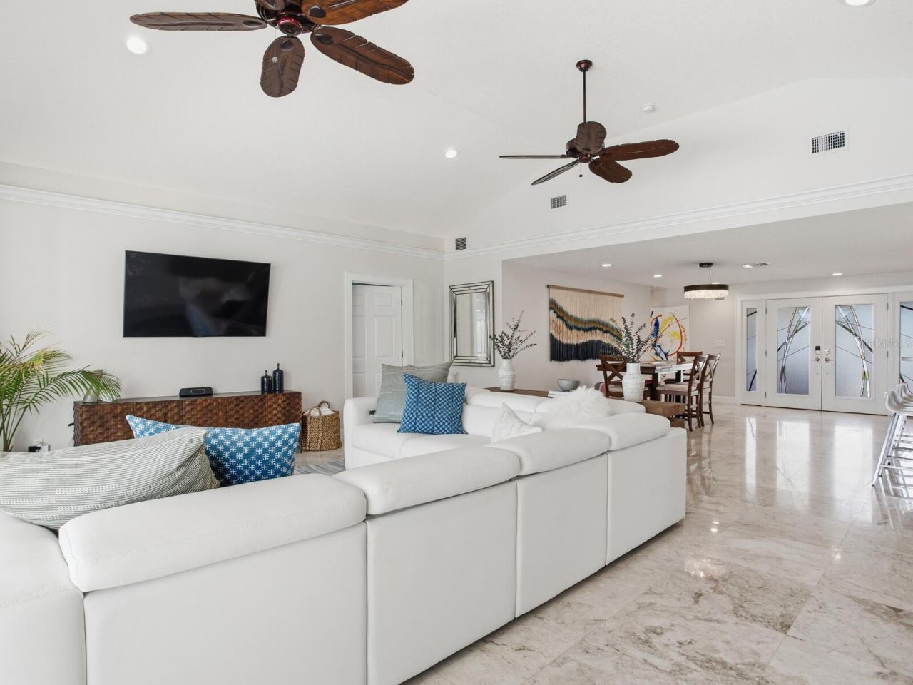 1028 79th Street S, Saint Petersburg, FL 33707 Photo