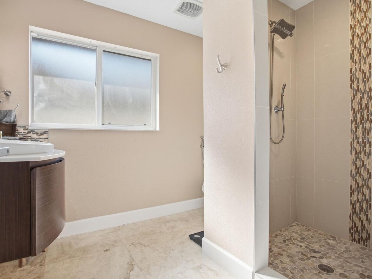 1028 79th Street S, Saint Petersburg, FL 33707 Photo