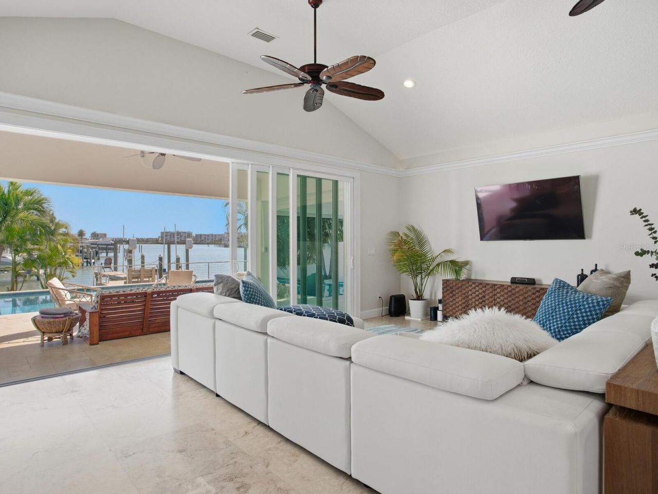 1028 79th Street S, Saint Petersburg, FL 33707 Photo