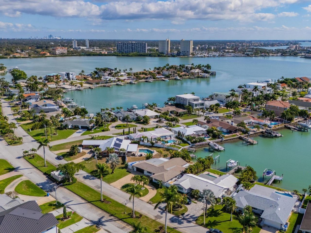 1028 79th Street S, Saint Petersburg, FL 33707 Photo