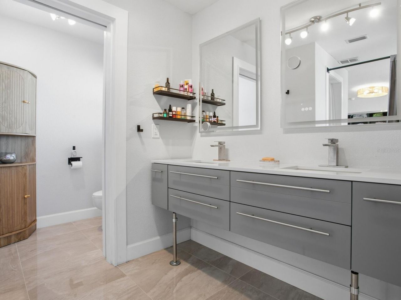 1028 79th Street S, Saint Petersburg, FL 33707 Photo