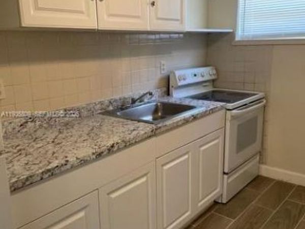 2930 NW 8th St, Unit 2, Fort Lauderdale, FL 33311