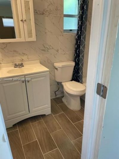 2930 NW 8th St, Unit 2, Fort Lauderdale, FL 33311 Photo