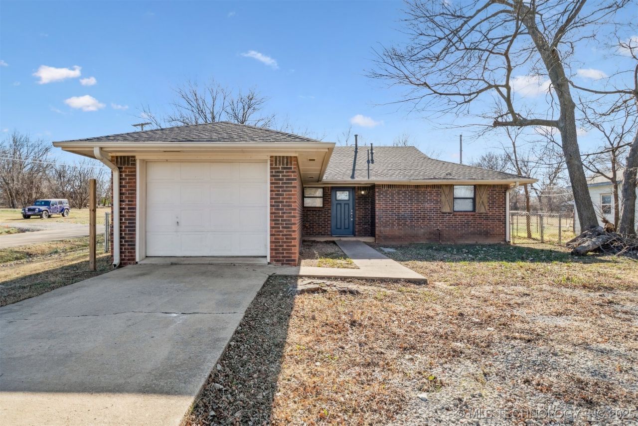 301 W Greenlee Street, Cushing, OK 74023 Main Photo