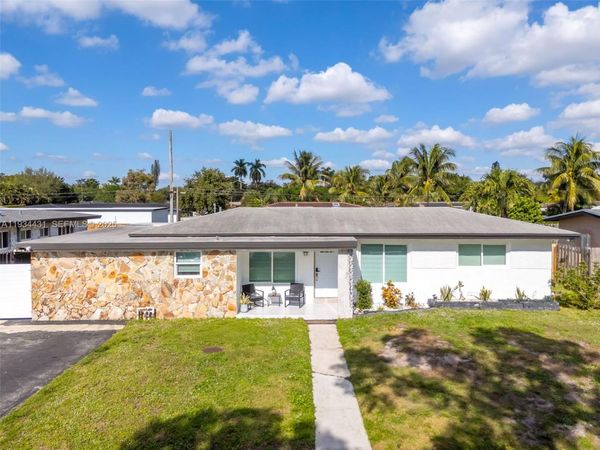 5041 SW 11th St, Plantation, FL 33317