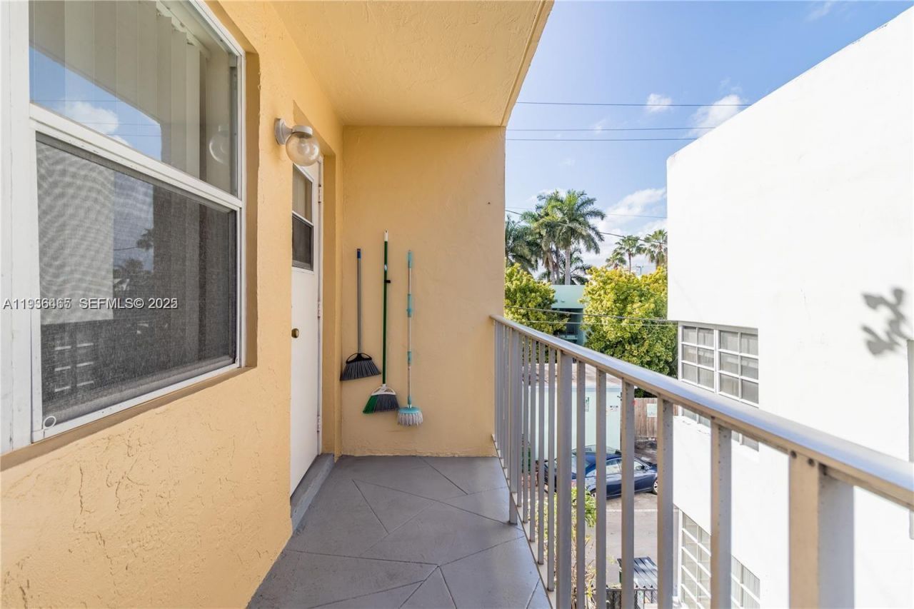 730 Pennsylvania Ave, Unit 307, Miami Beach, FL 33139 Photo