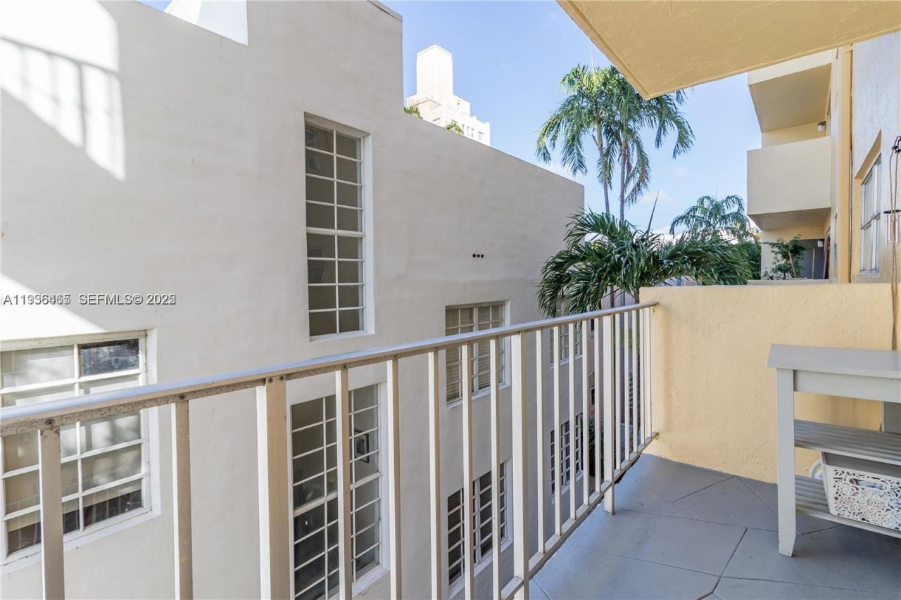 730 Pennsylvania Ave, Unit 307, Miami Beach, FL 33139 Photo