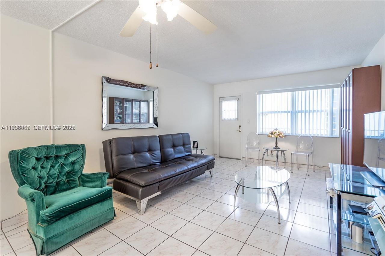 730 Pennsylvania Ave, Unit 307, Miami Beach, FL 33139 Photo