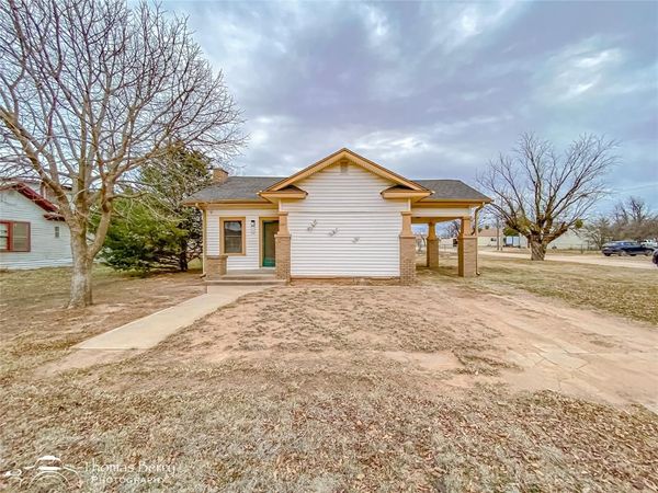 1331 Avenue N, Anson, TX 79501