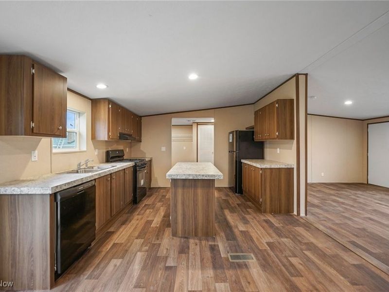 541 Lincoln Avenue, Struthers, OH 44471 Photo 4