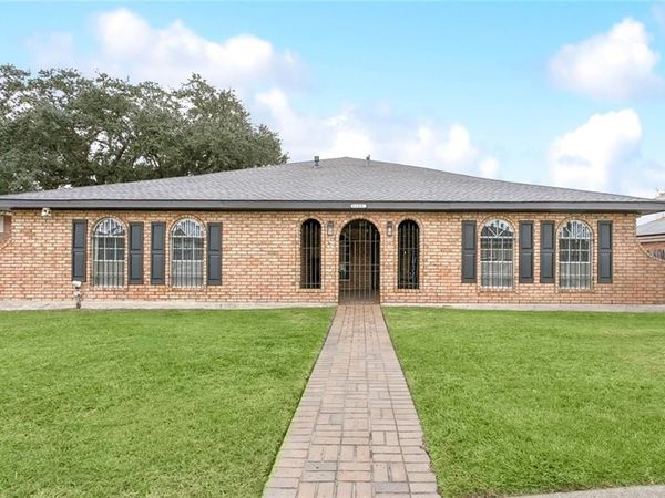 6800 NORWOOD Court, New Orleans, LA 70126