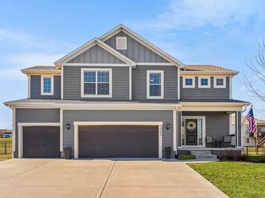 1000 NE Brookfield Drive, Lee's Summit, MO 64086