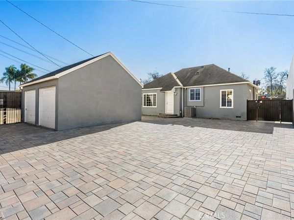 801 W 17th Street, Santa Ana, CA 92706