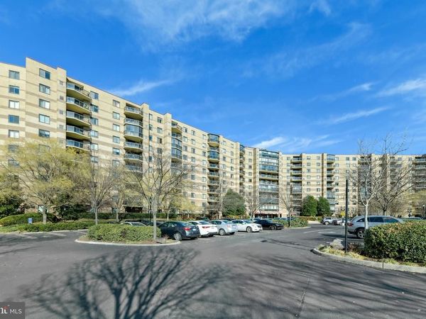 8380 GREENSBORO DRIVE, Unit 322, MCLEAN, VA 22102