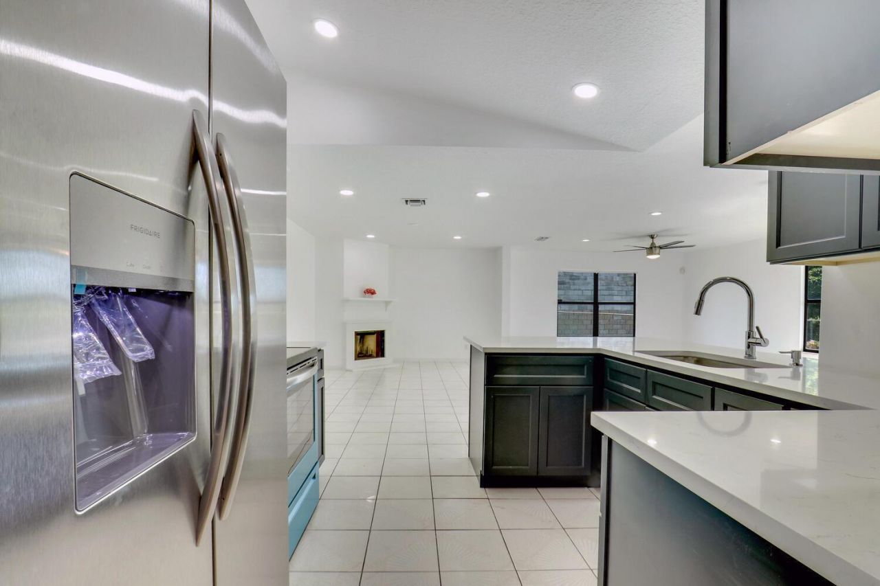 1334 N Mangonia Drive Drive, West Palm Beach, FL 33401 Photo