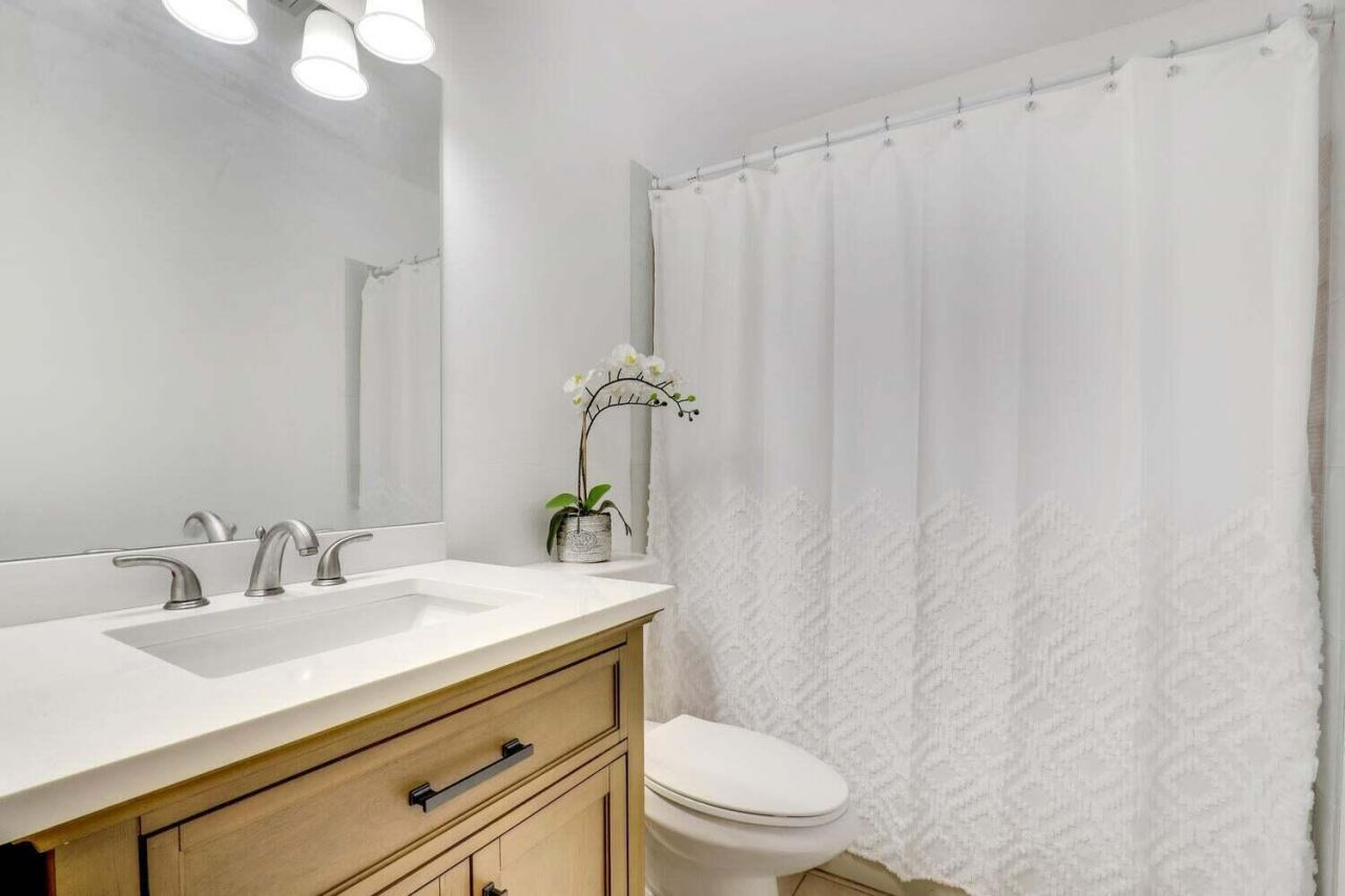 1334 N Mangonia Drive Drive, West Palm Beach, FL 33401 Photo