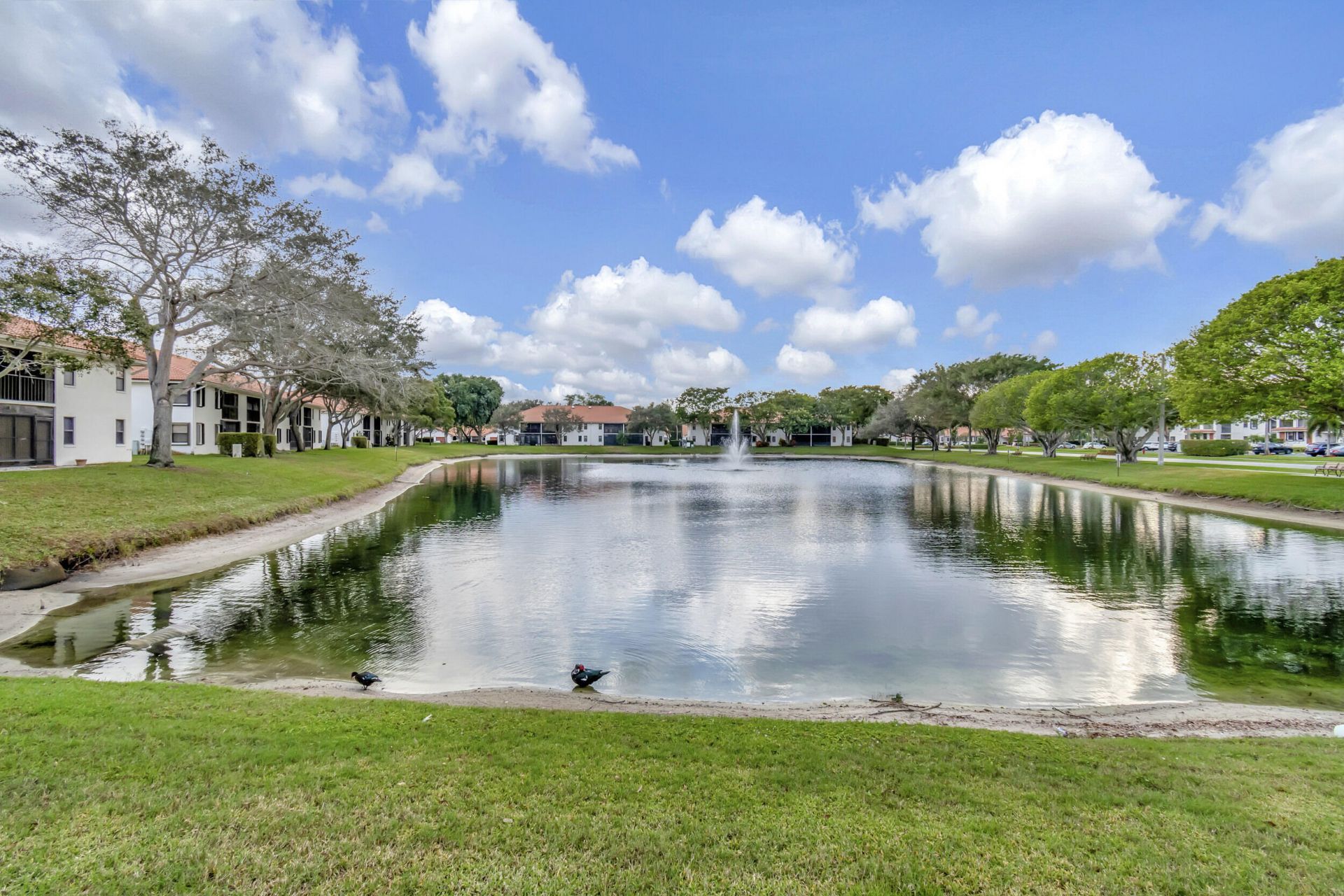 9705 Sills Drive E, Unit 204, Boynton Beach, FL 33437 Photo