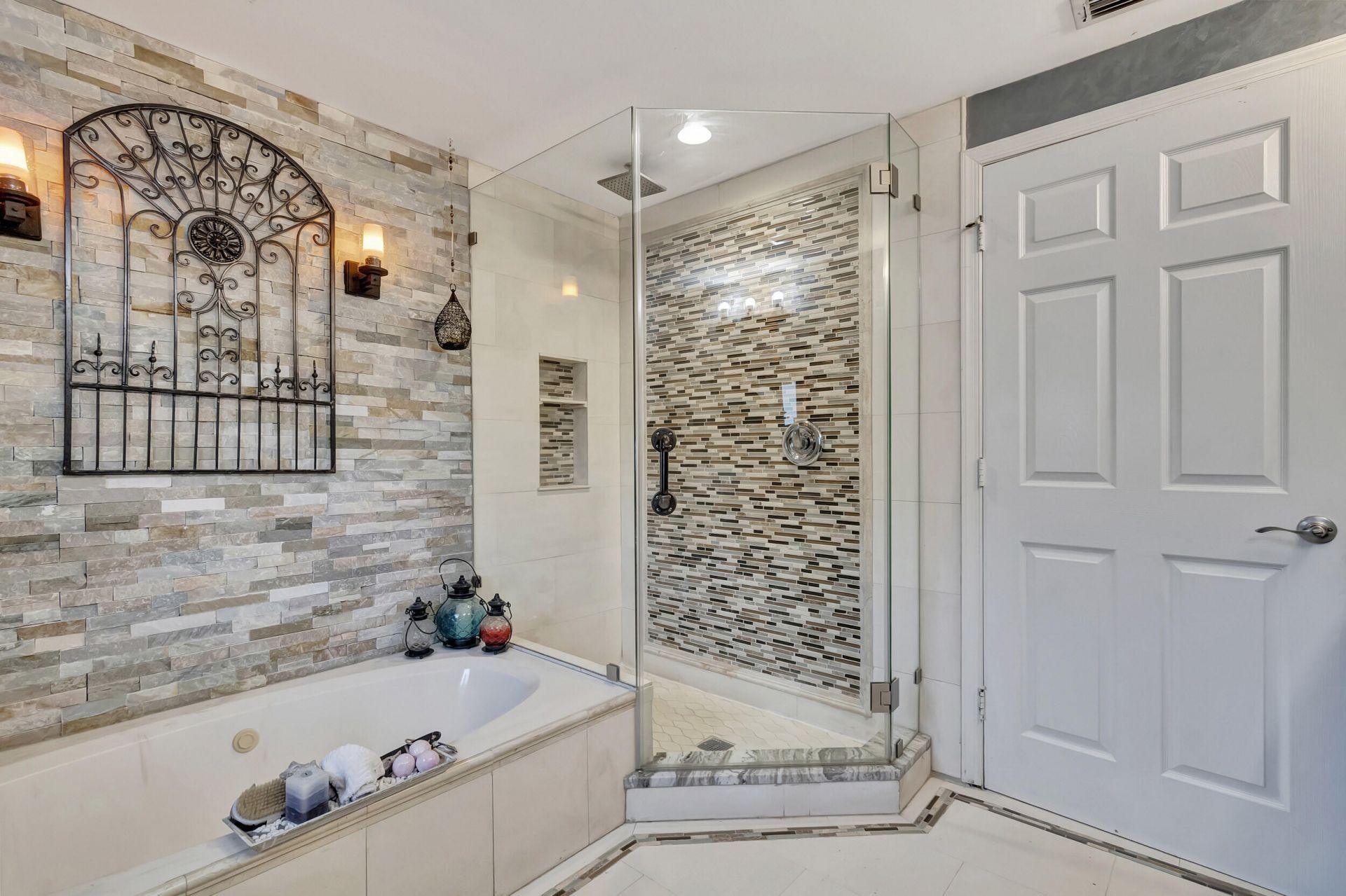 9705 Sills Drive E, Unit 204, Boynton Beach, FL 33437 Photo