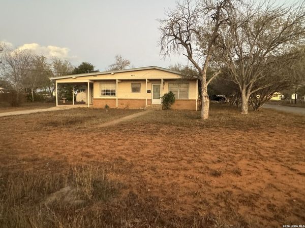 504 N Cedar, Pearsall, TX 78061