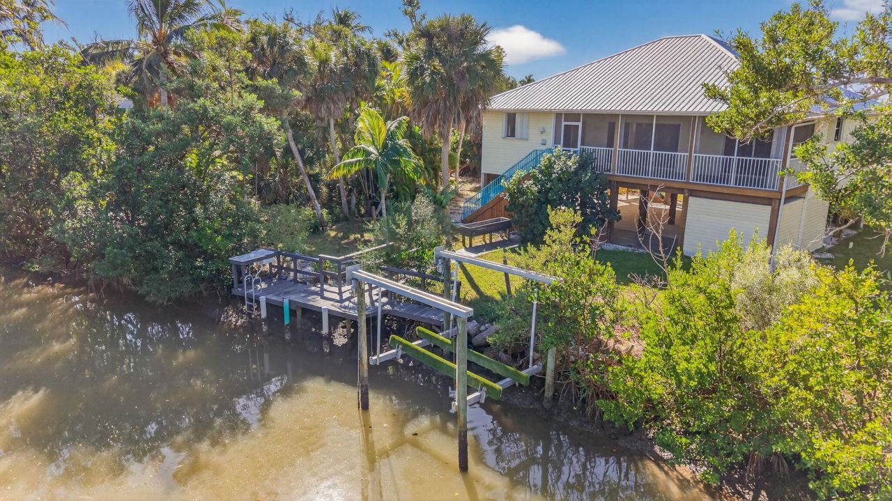 6476 Pine Ave, Sanibel, FL 33957 Photo