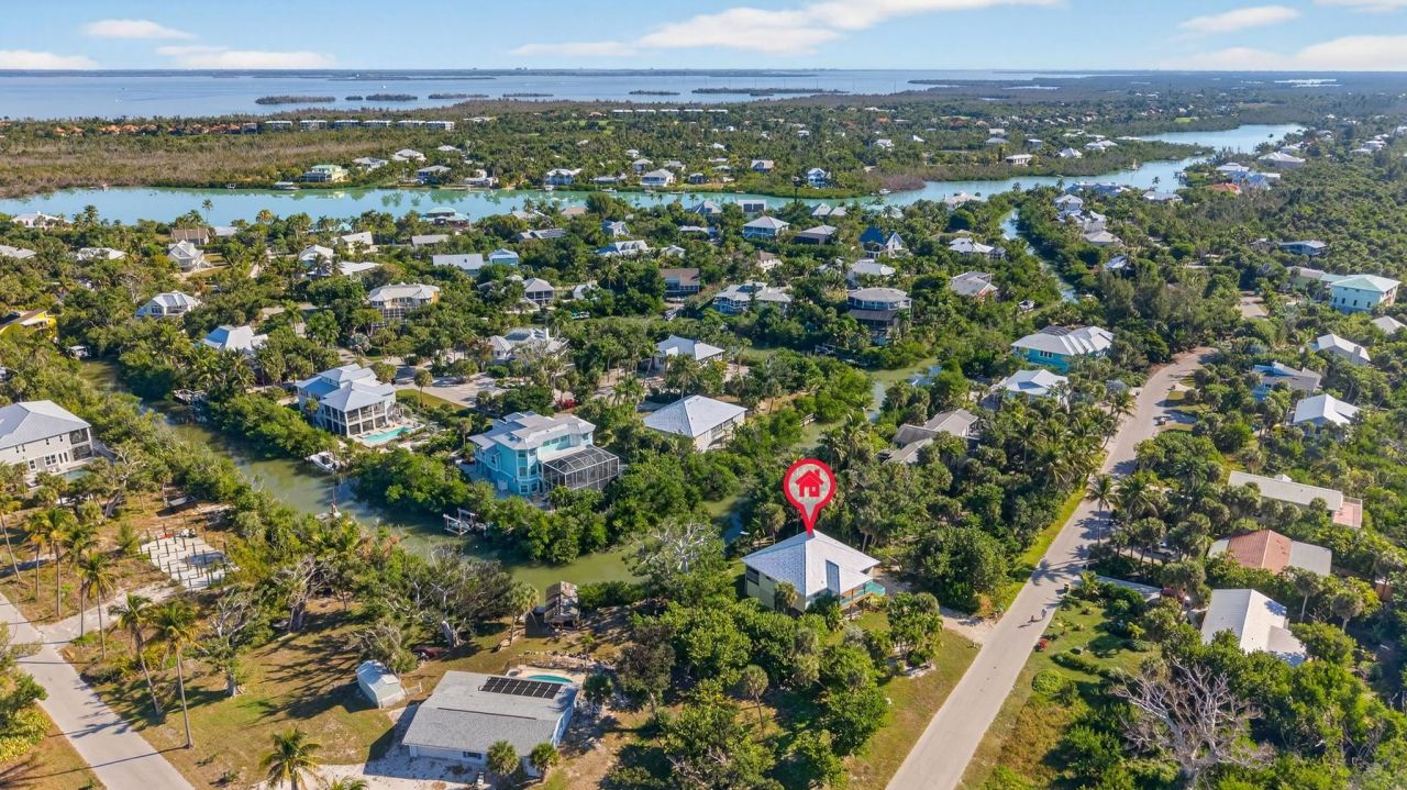 6476 Pine Ave, Sanibel, FL 33957 Photo