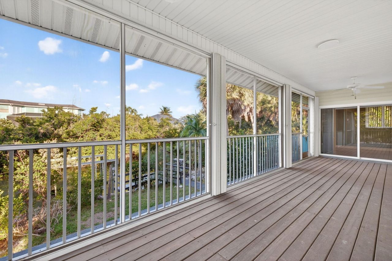 6476 Pine Ave, Sanibel, FL 33957 Photo