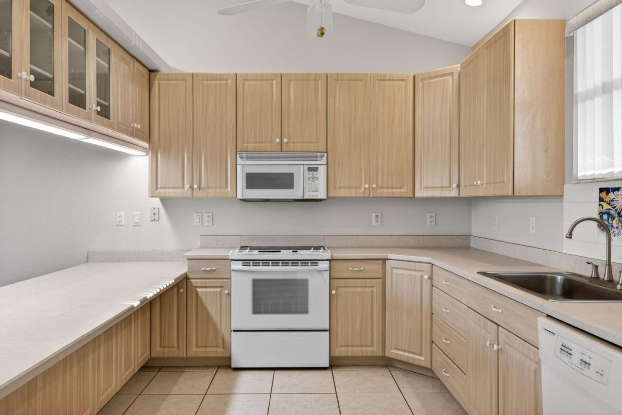 6476 Pine Ave, Sanibel, FL 33957 Photo